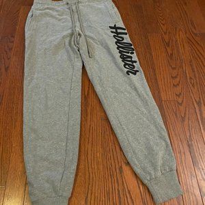 Hollister joggers